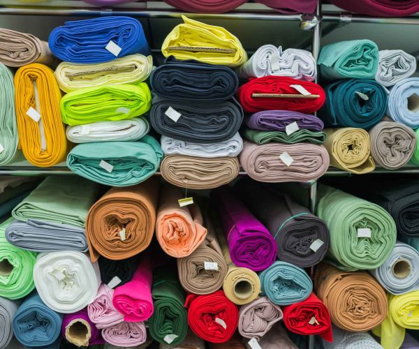 textile-shop-553JPJR.jpg